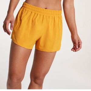 New CALIA Women's Mid Rise Infinity Run Short 
Retail $48
Color glowing umber